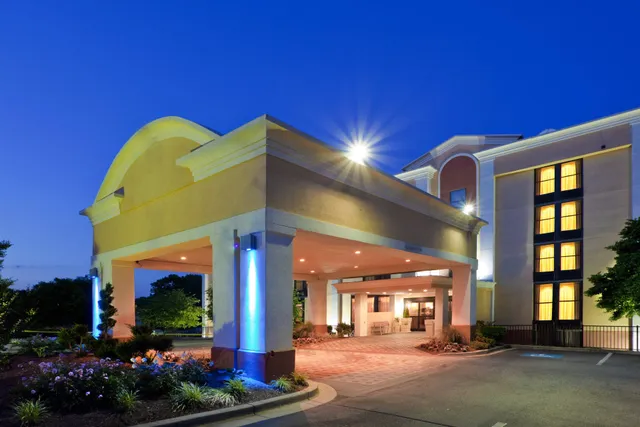 Holiday Inn Express Washington DC East-Andrews Afb by IHG