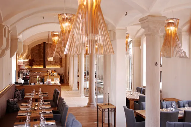 LEOPOLD Restaurant im Weingut von Winning