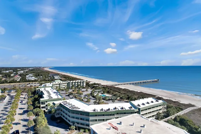 IOP Escapes Sea Cabins - Oceanfront Condos with Private Fishing Pier