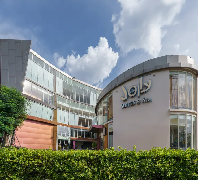 Jolly Suites and Spa @Petkasem