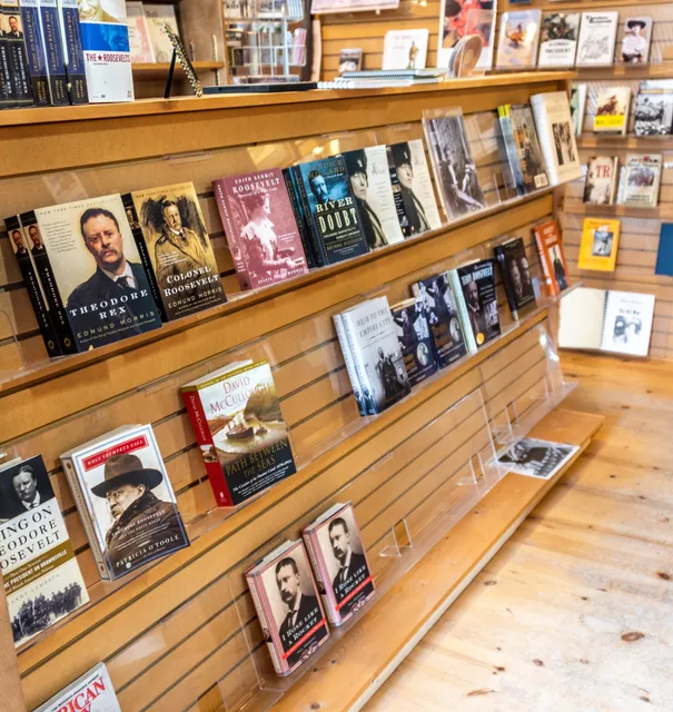 Amble Inn & Western Edge Books, Artwork, Music