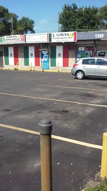 El Girasol Grocery Store