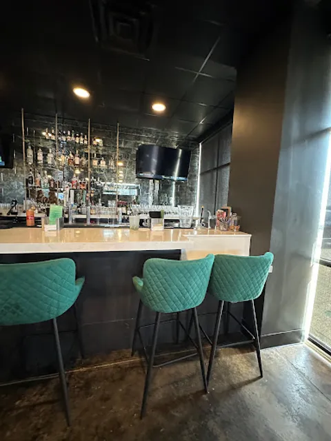 Trio’s Bar and Grill