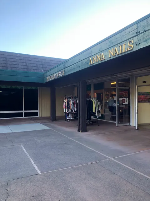 Designs 2 Consign - Designer Boutique Lamorinda