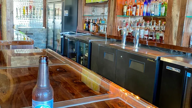 Robert Lee’s Bar & Grill