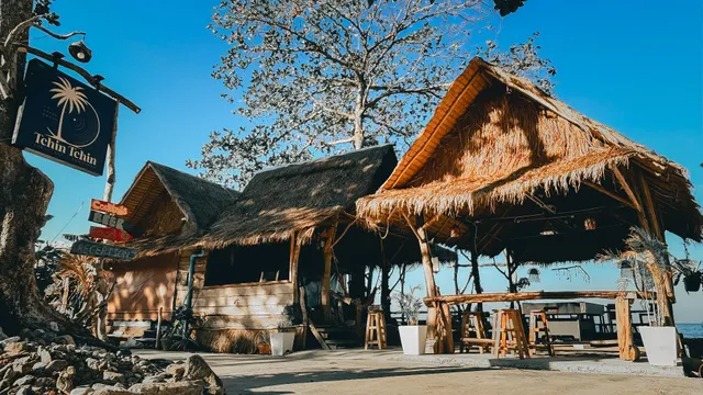 Tchin Tchin Sunset Bar and Guesthouse