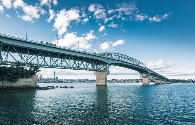 Northcote Point City & Bridge View