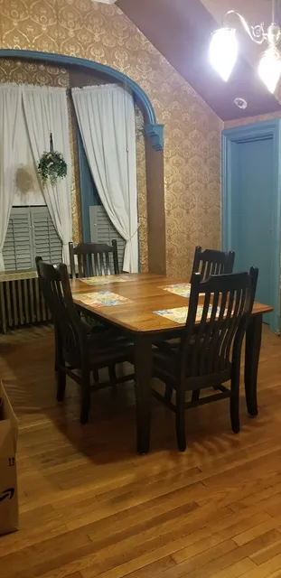 Kliney's Home Furnishing Center