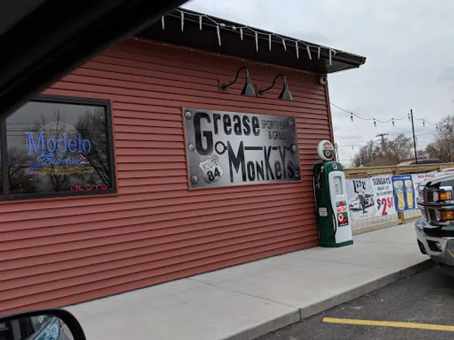 Grease Monkeys Sports Bar And Grill
