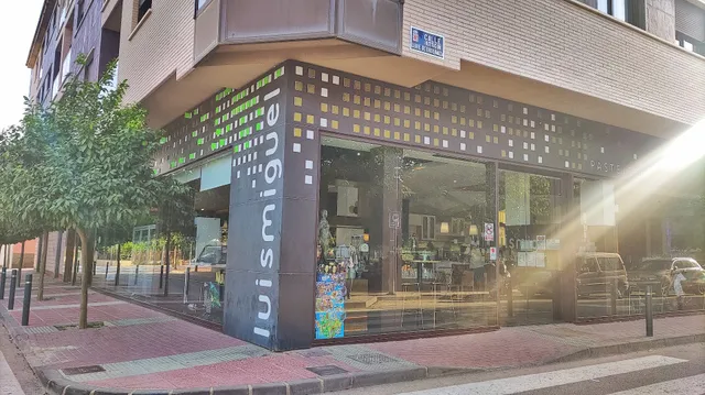 Luis Miguel pastelería