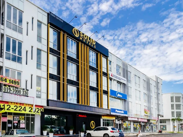 Solid Hotels By Puzz