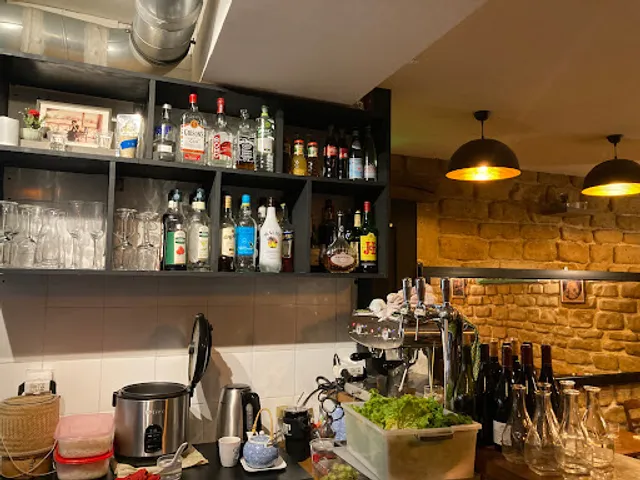 Makinne Bar et Restaurant