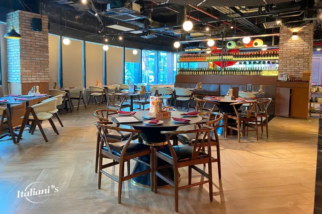 Italiani's Pizza F5 Diamond Plaza