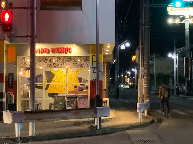 MAD PERROS PIZZA（マッド ペロス ピザ）