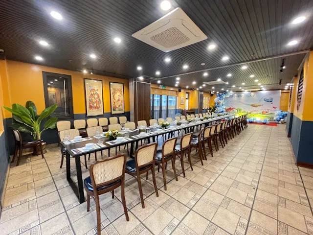 Nhà hàng hải sản Sơn Đoòng Hạ Long