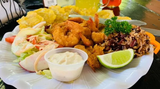 OTRO NIVEL BAR Y RESTAURANTE