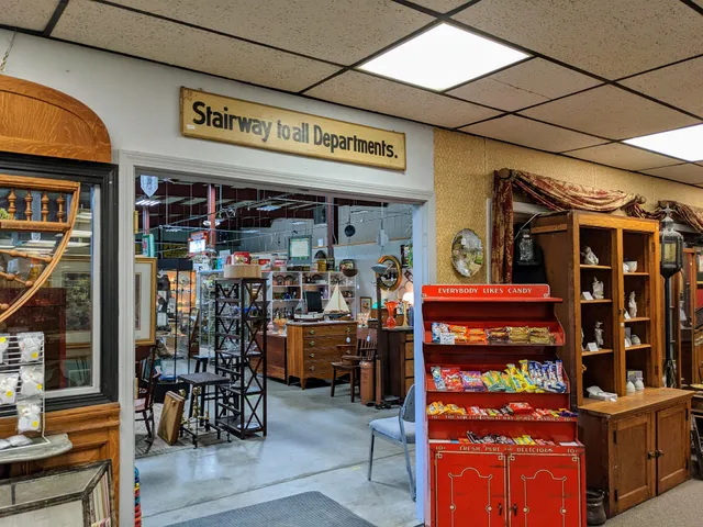 Collinsville Antiques Co