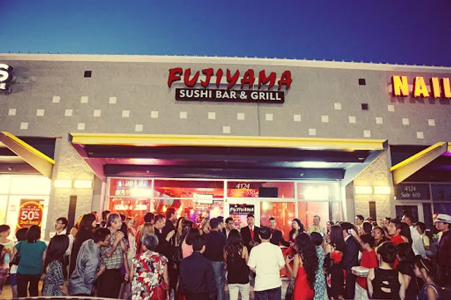 Fujiyama Sushi Bar & Grill