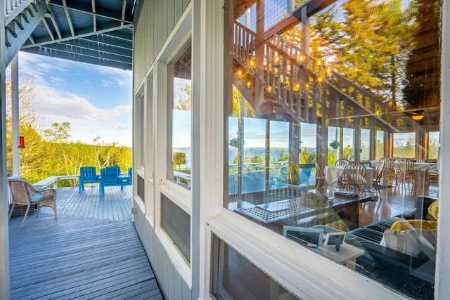 Bluff House Inn & Cabins