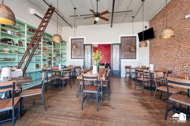 Hank's Sports Bar & Rumors Deli