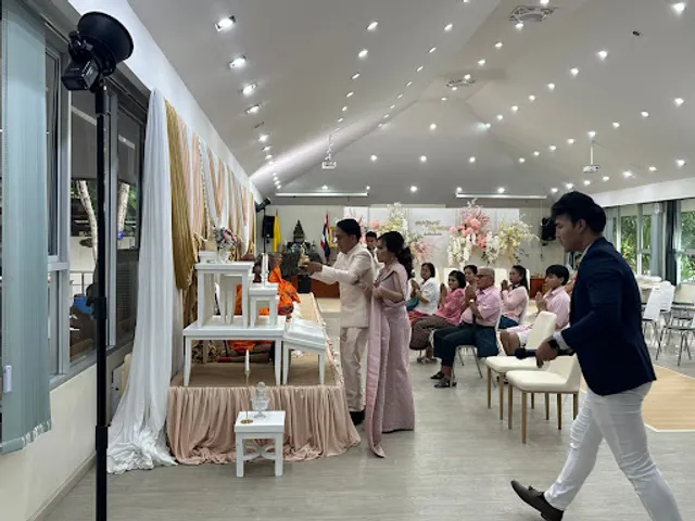 ร้านอาหาร สวนนพรัตน์ อัมพวา Nopparat Garden Restaurant Amphawa