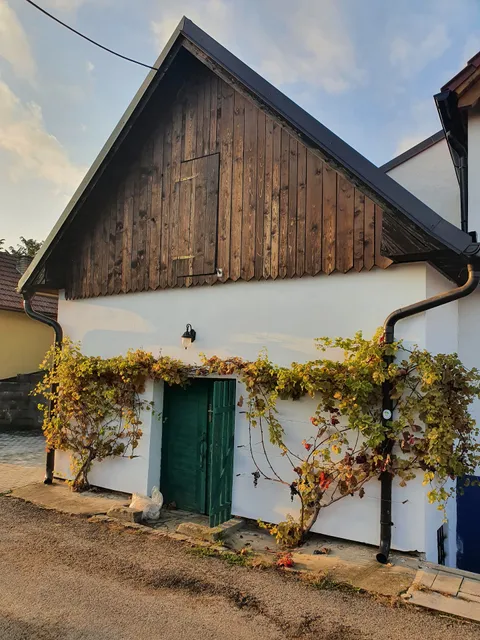 Apartmány pod pergolou - Vinařství Popovský