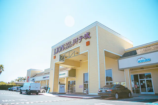 Lion Market Shopping Center