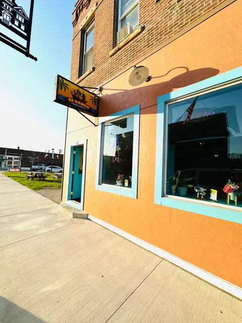 El Barco Bar and Grill