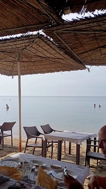 BANANA SEAFOOD RESTAURANT