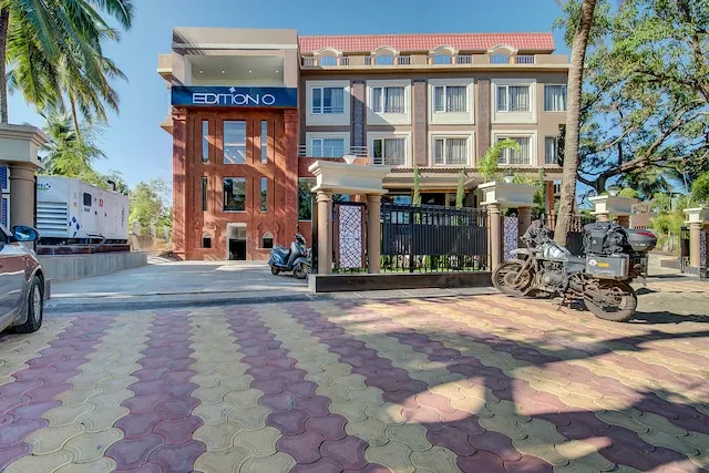 Collection O 30010 Calangute