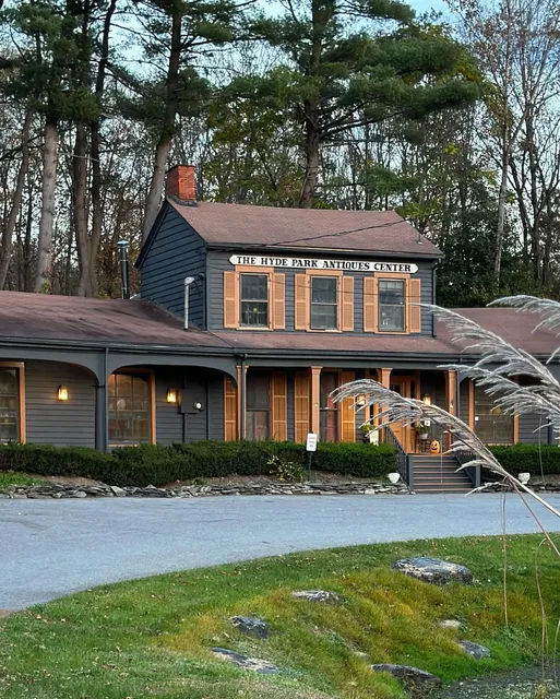 Hyde Park Antiques Center