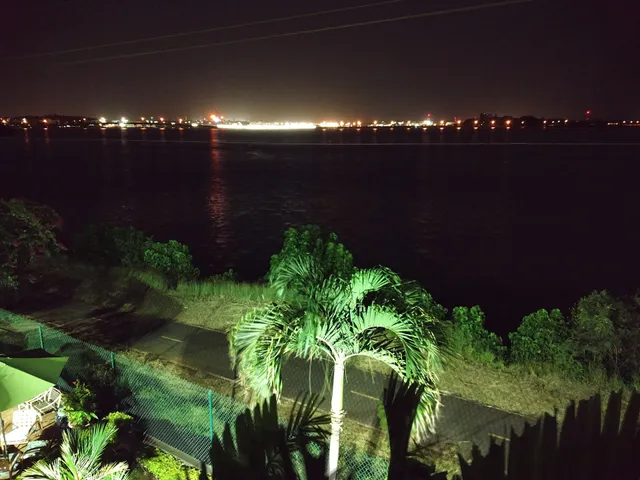 Harbor Shores Apartment Hotel