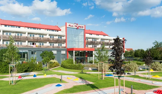 Thermenhotel ALL IN RED