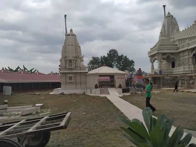 Shree Halar Tirth Aradhana Dham Jain Temple