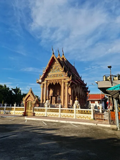 Thap Chang Subdistrict