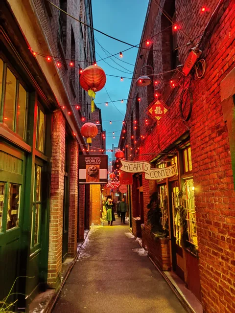Fan Tan Alley