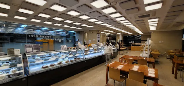 Napoleon Bakery Mokdong