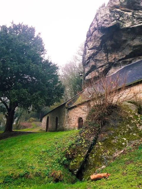 Chapelle Saint-Gildas, Pierre Sonnante