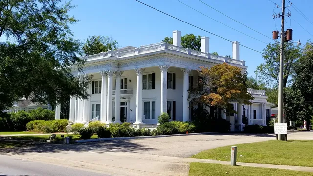 The Seth Lore and Irwinton Historic District