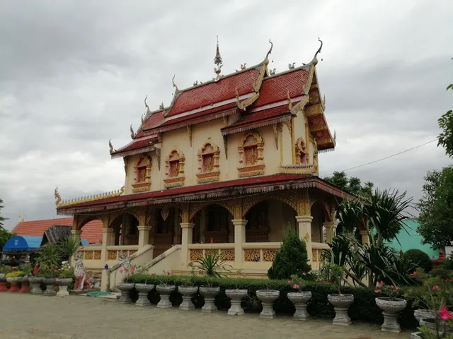 Wat Mueang Nga