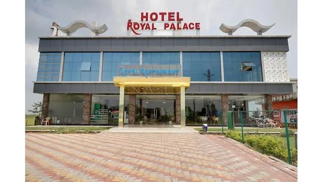 OYO 49796 Hotel Royal Palace
