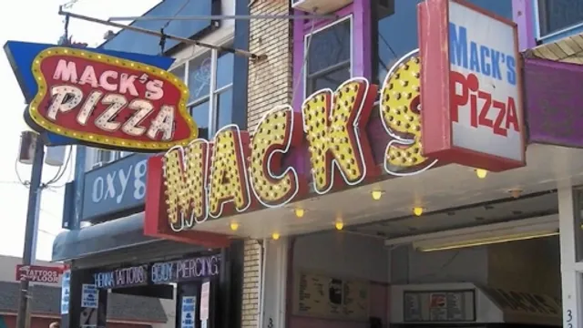 Mack's Pizza