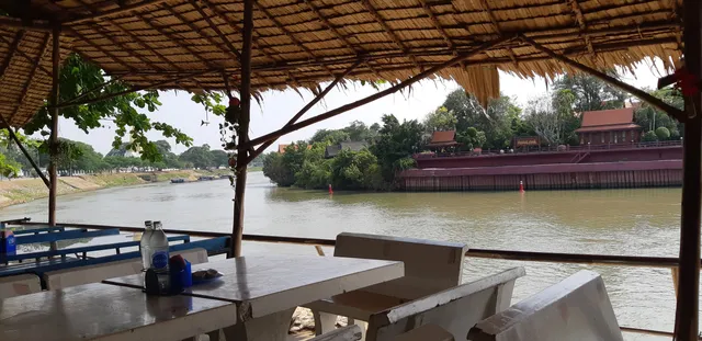 จ่าเชษฐ ส้มตำทอด