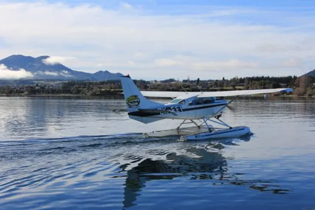 Taupo's Floatplane