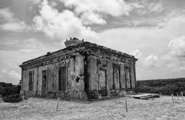 Puerto Ferro Lighthouse