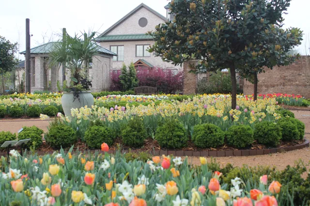 Paul J Ciener Botanical Garden