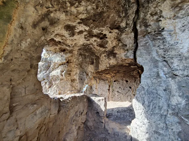 Grottes de Châteauneuf