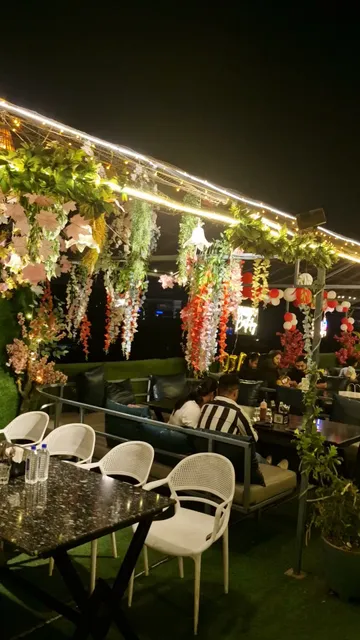 Tent Rooftop Restro & Cafe | Anniversary Celebration | Birthday Celebration in Ahmedabad