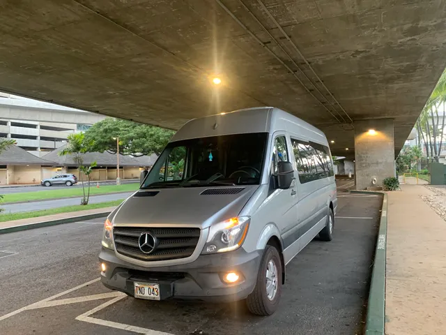 Honolulu Airport Shuttle by Fly