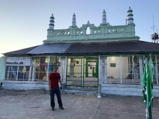Thiruparankundram Dargah